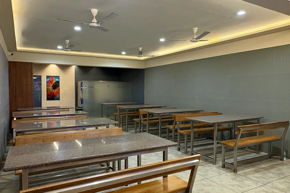 Cafeteria – image 4